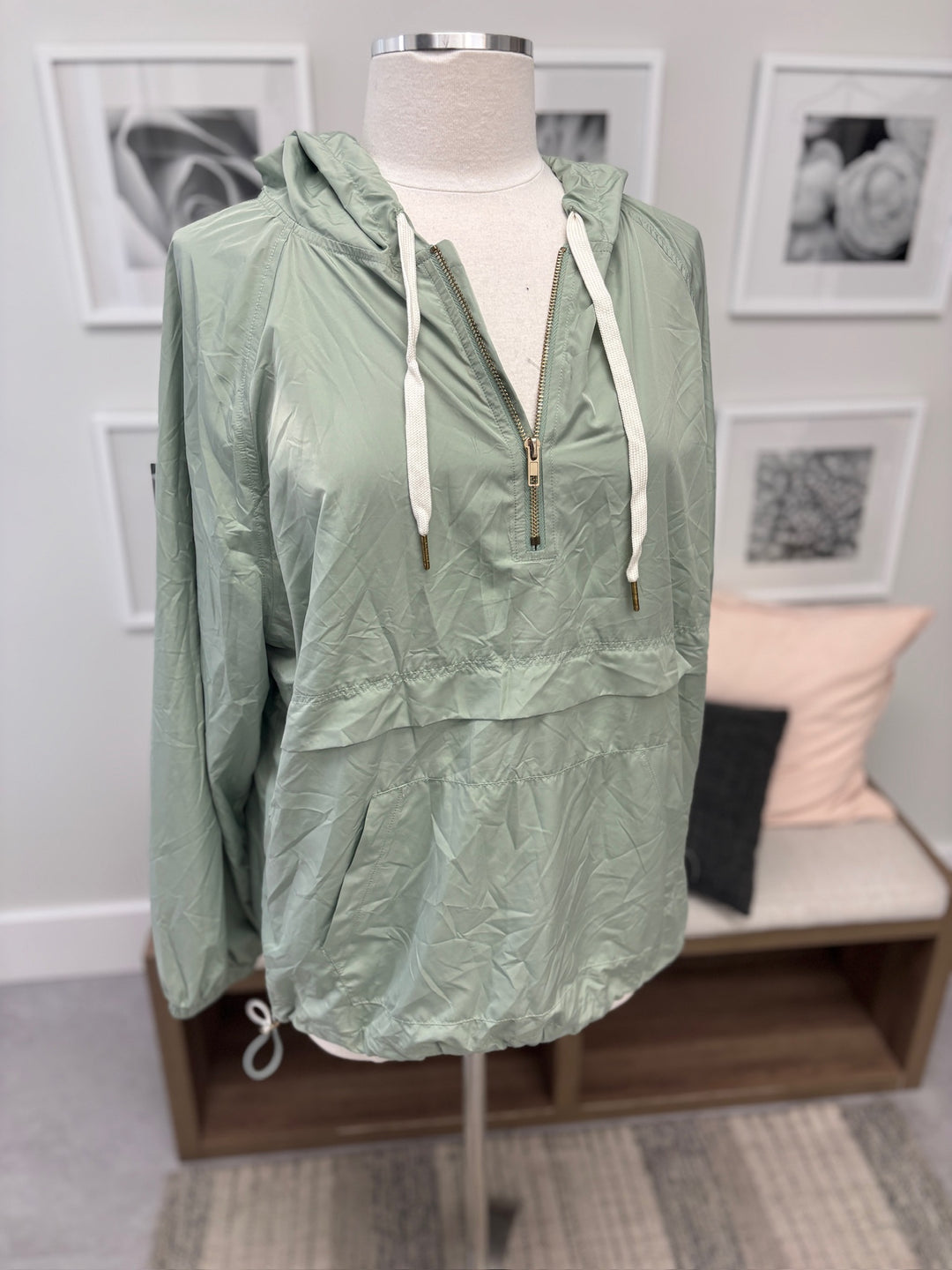 Sage Windbreaker SIze Large