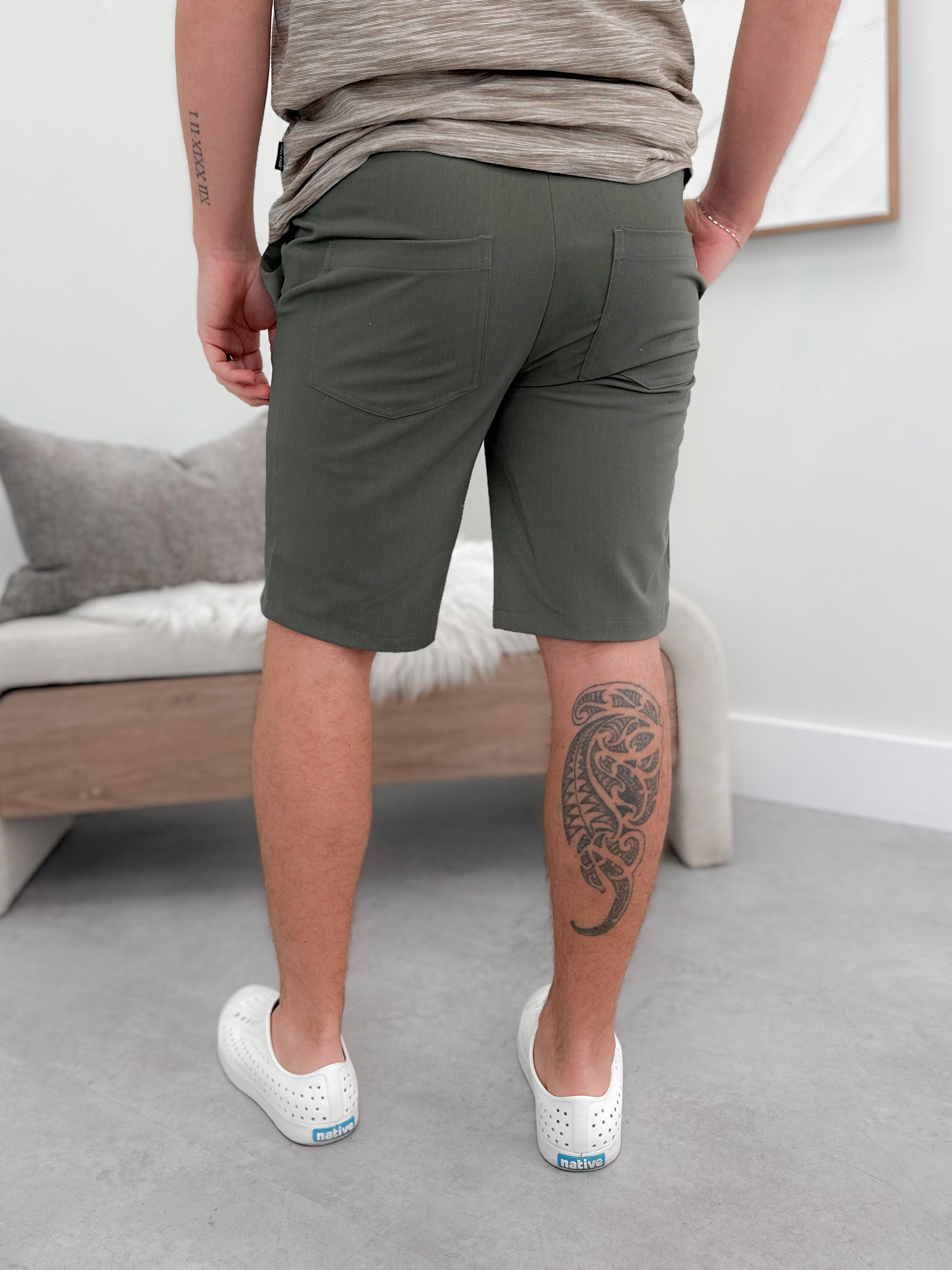 Mens Dexter Shorts in Olive
