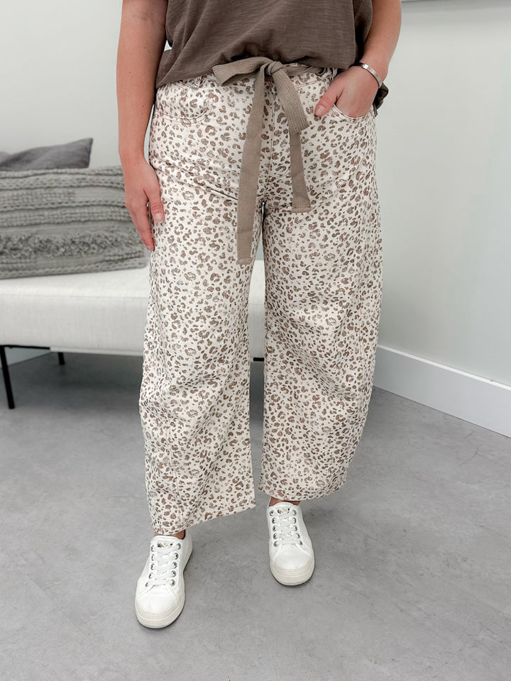 Vivienne Barrel Leg Jeans in Leopard Cream