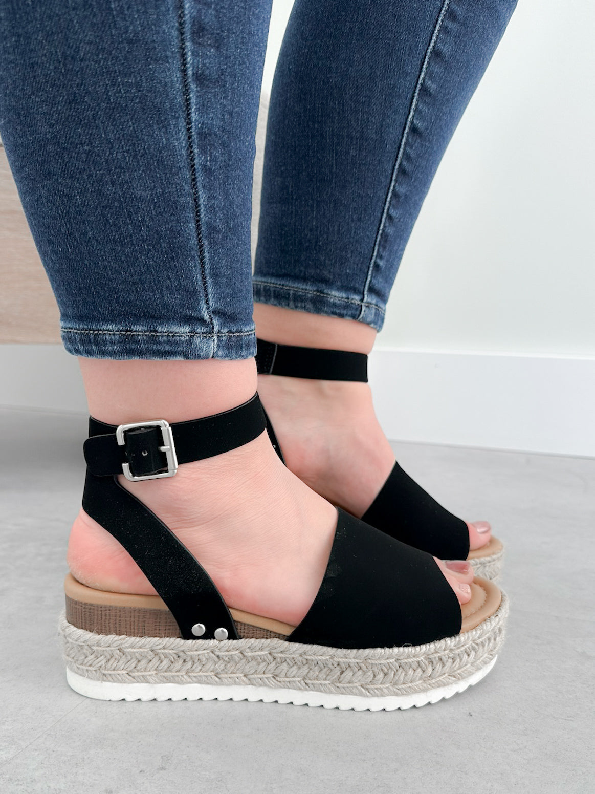 Urban Sandals in Black