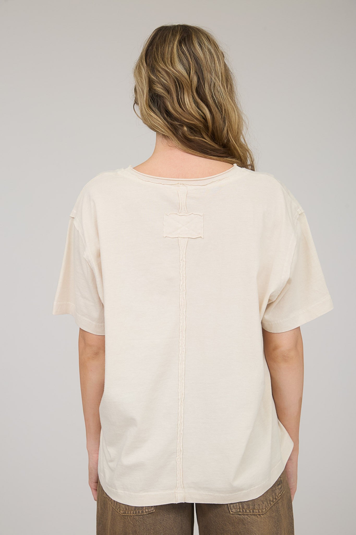 Tanner Tee in Khaki