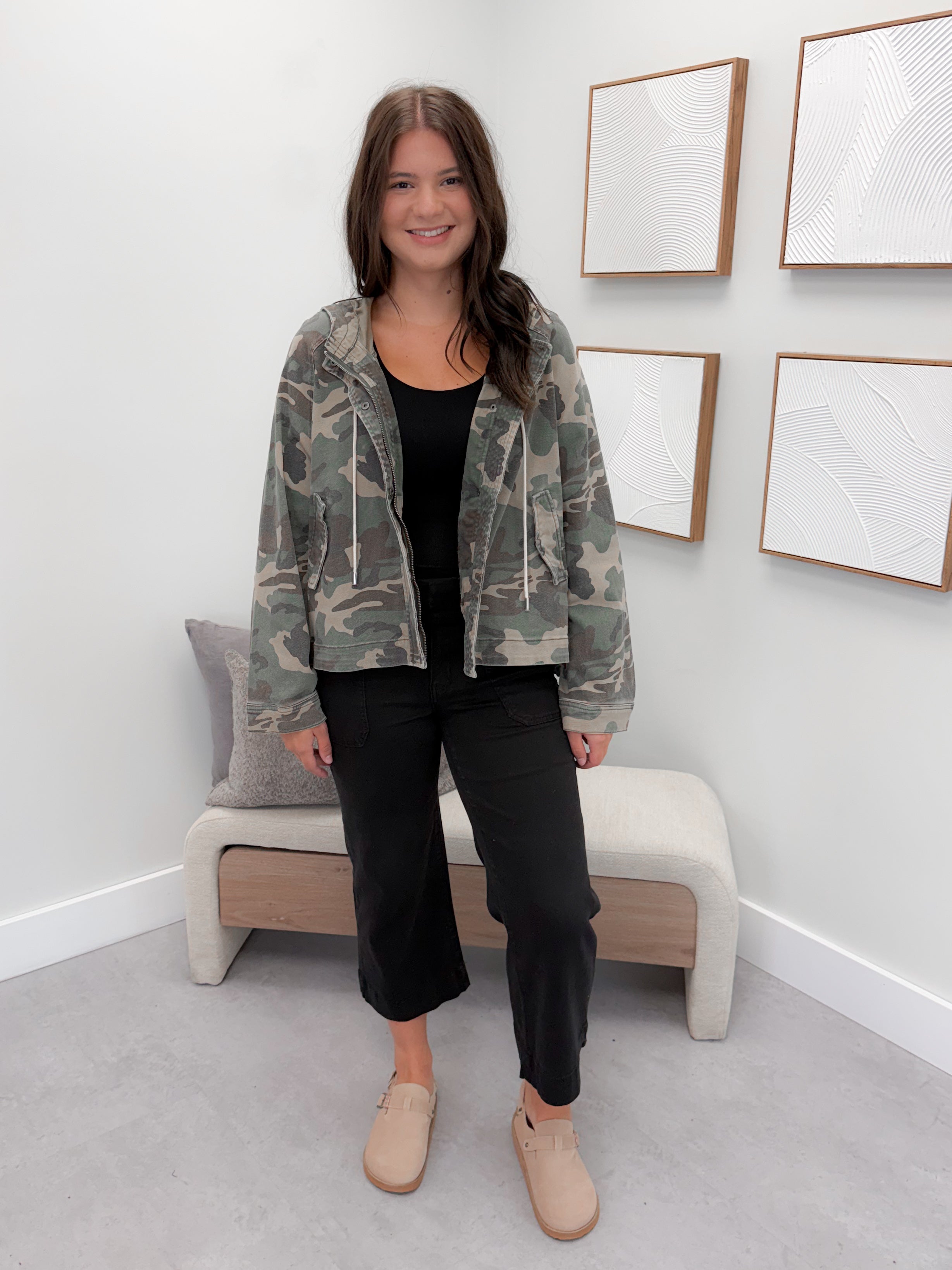 Janessa Mid Rise Jeans in Black