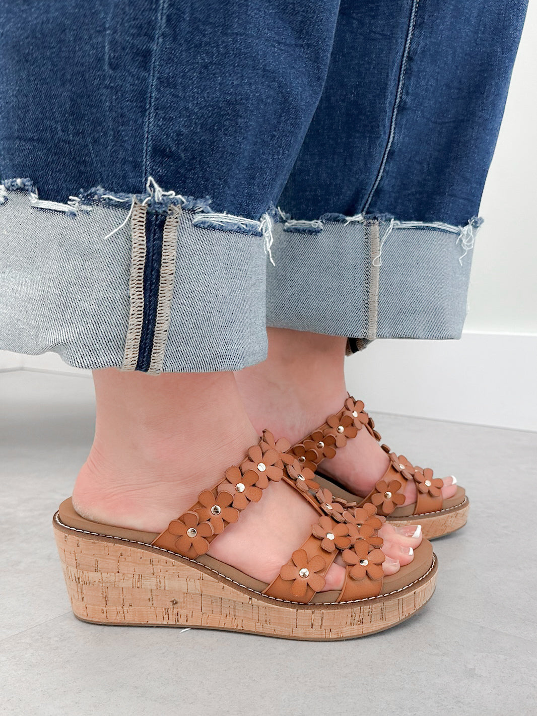 Mic Drop Wedge in Cognac