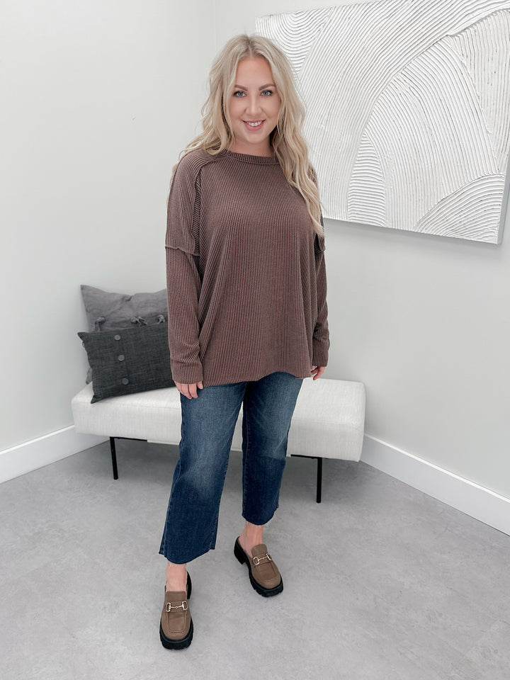 Thea Wavy Top in Brown