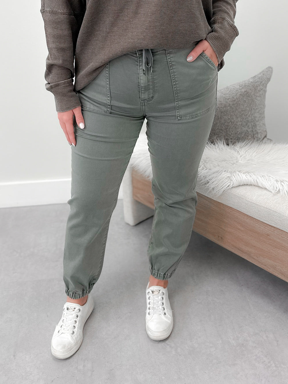 Indie Jogger Crop in Ash