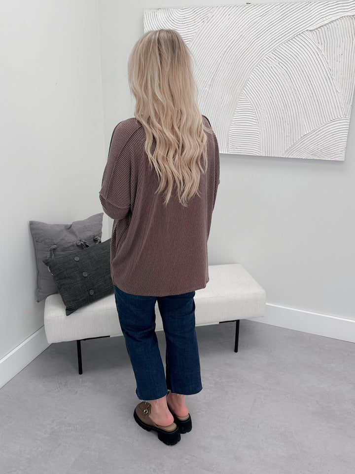 Thea Wavy Top in Brown