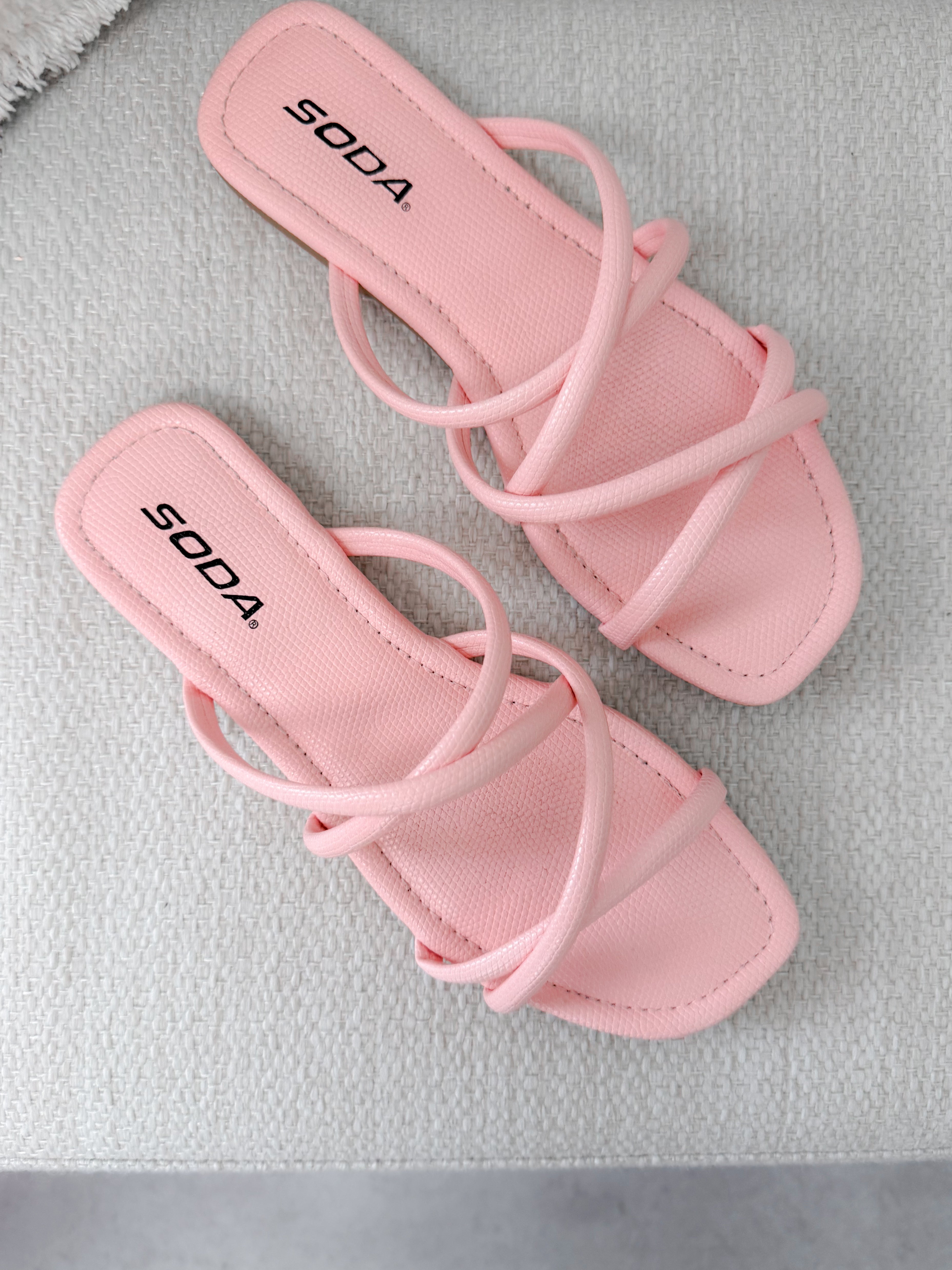 Terron Sandal in Pink