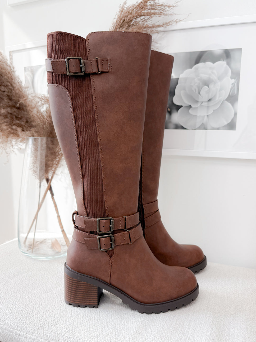 Julia Boots in Brown