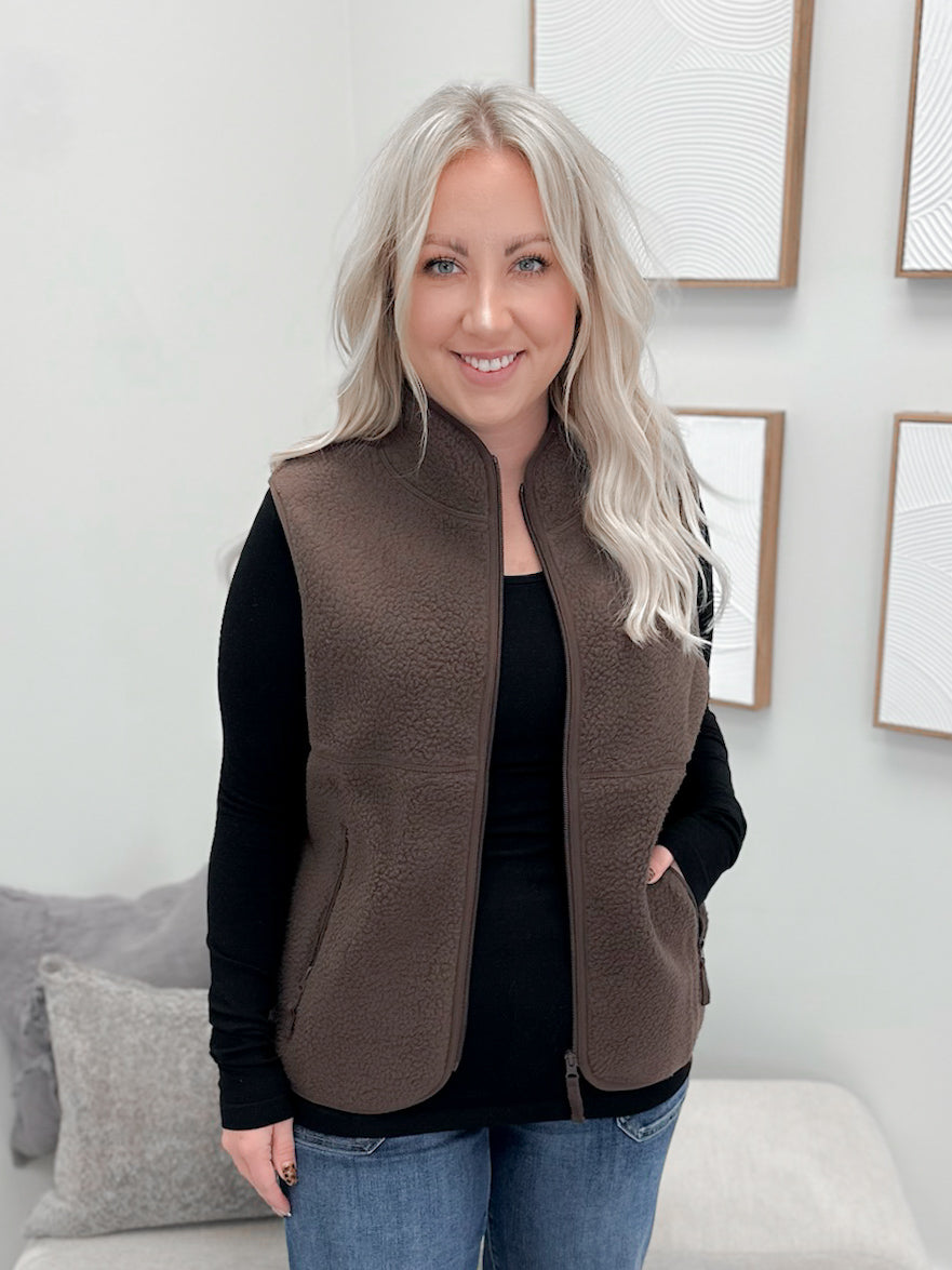 Hunter Sherpa Vest in Espresso