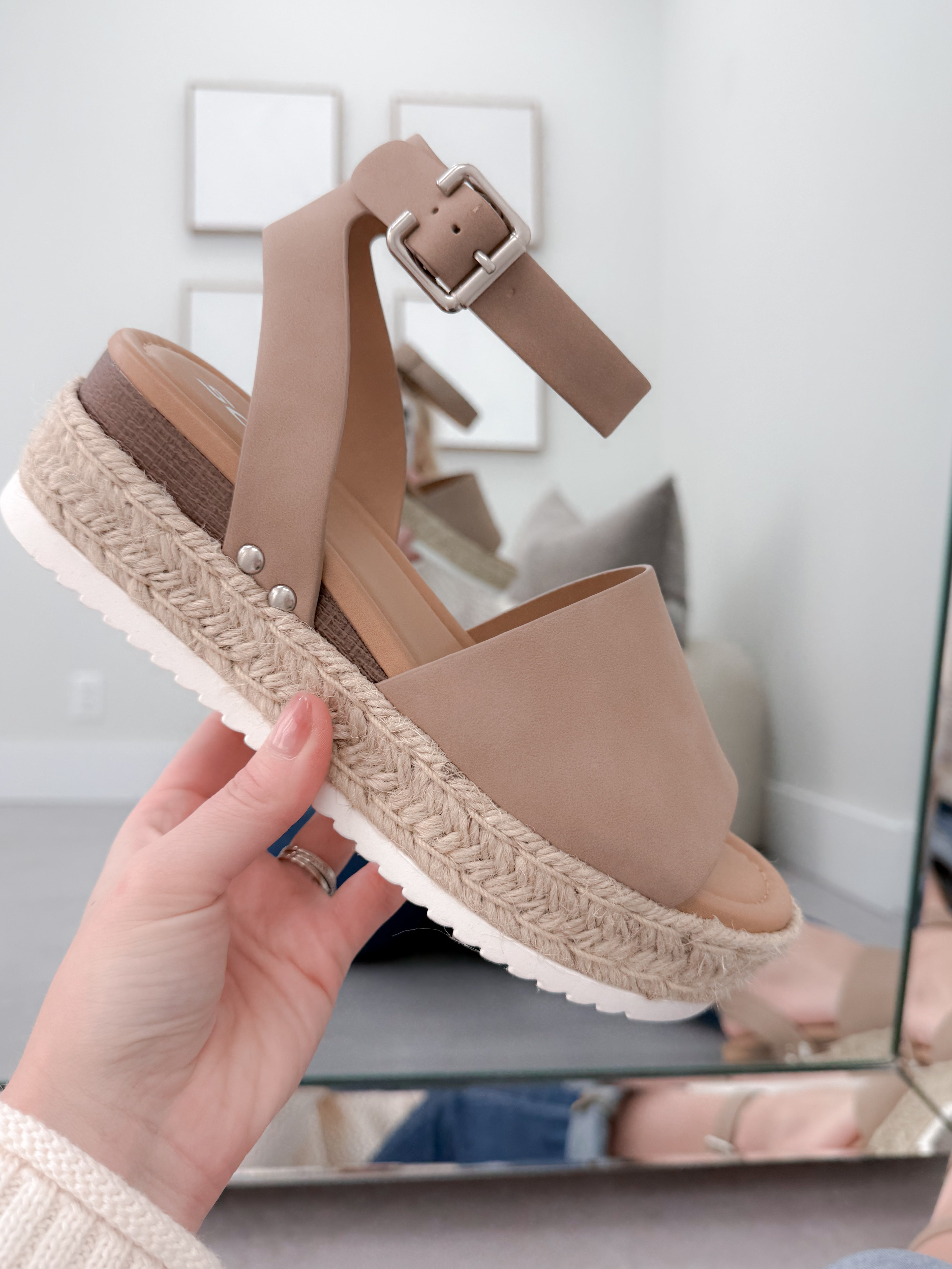 Urban Sandals in Natural