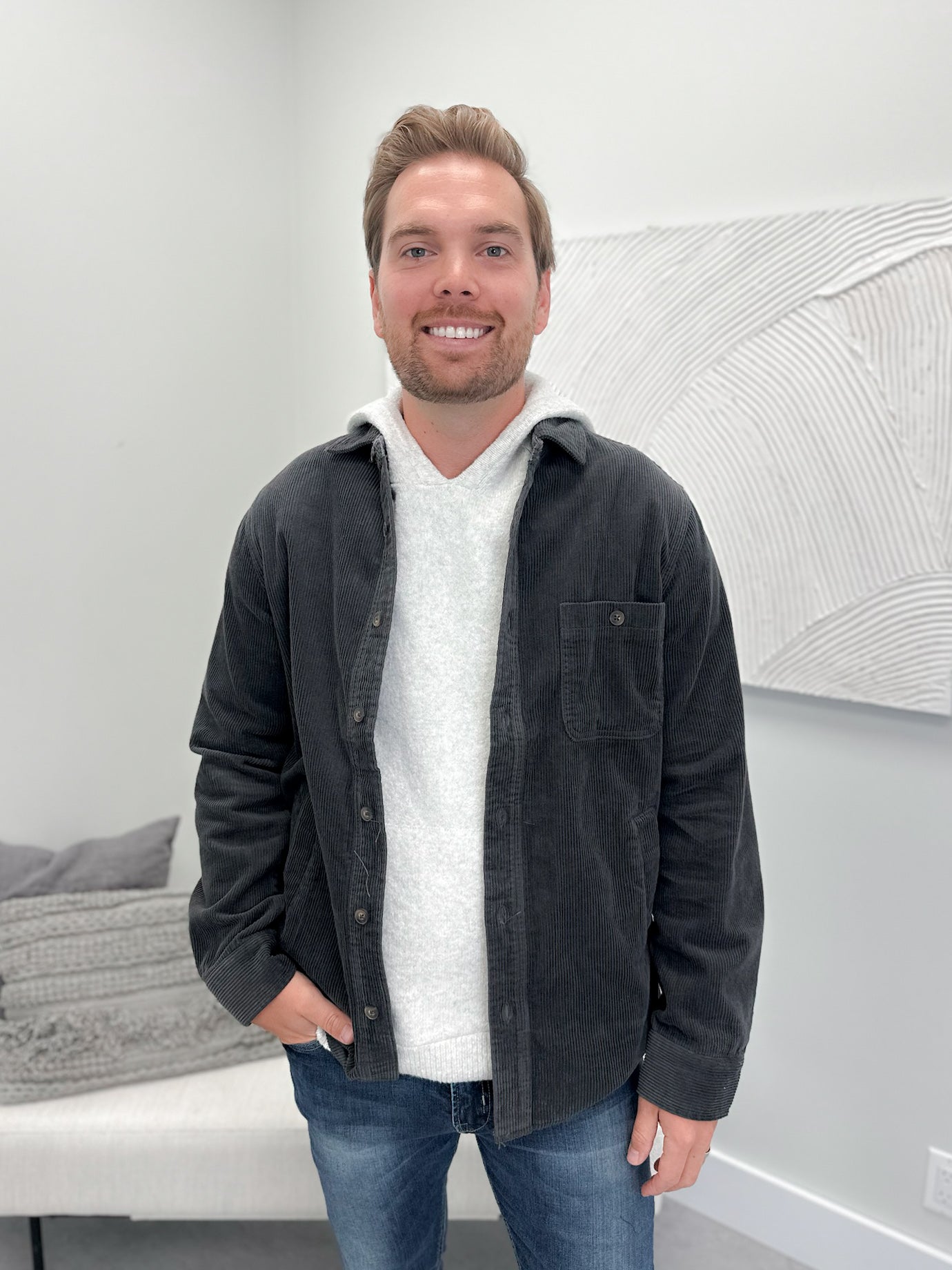 Soren Mens Corduroy Button Up in Smoke