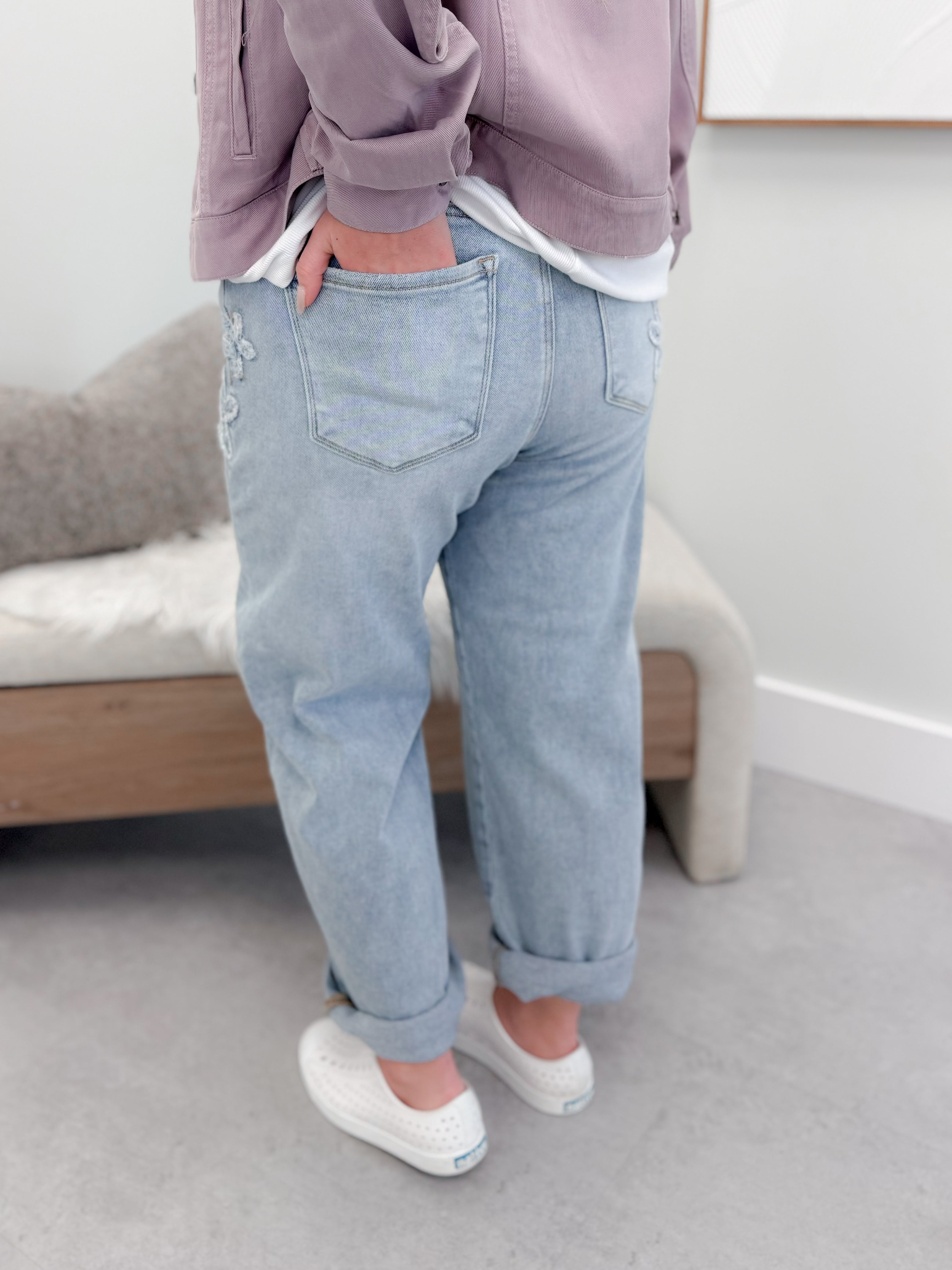 DeDe Barrel Leg Jeans by Risen