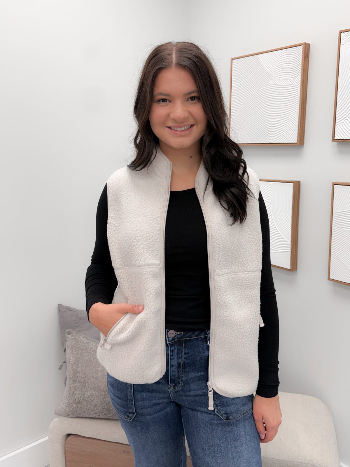 Hunter Sherpa Vest in Ecru