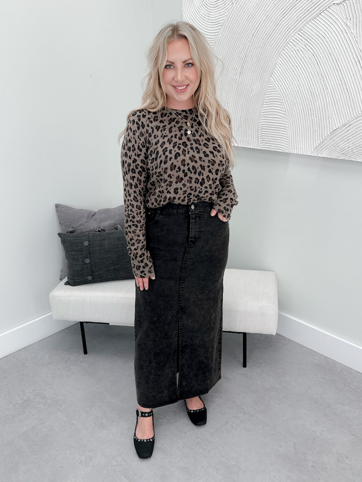 Washed Stretch Skirt in Black