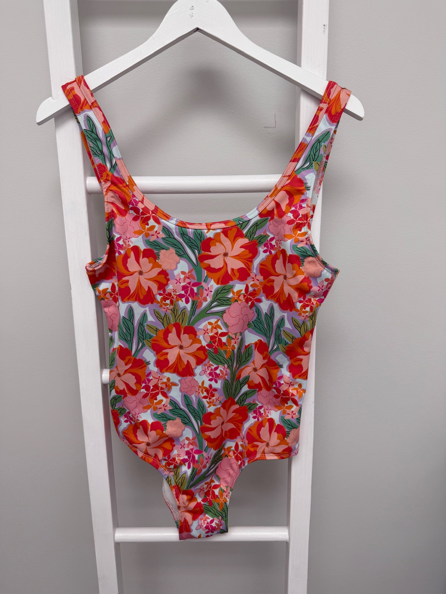 #257- Imagine Perry One piece Size M