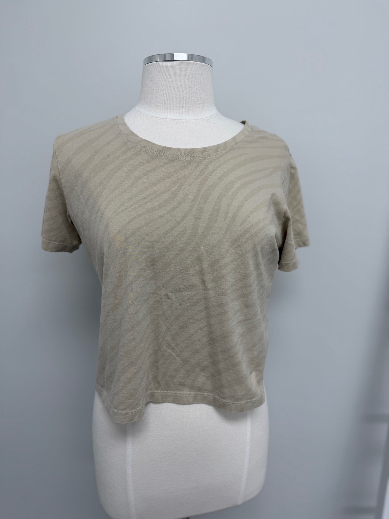 #266- Smash Tess Tiger Tee Size M