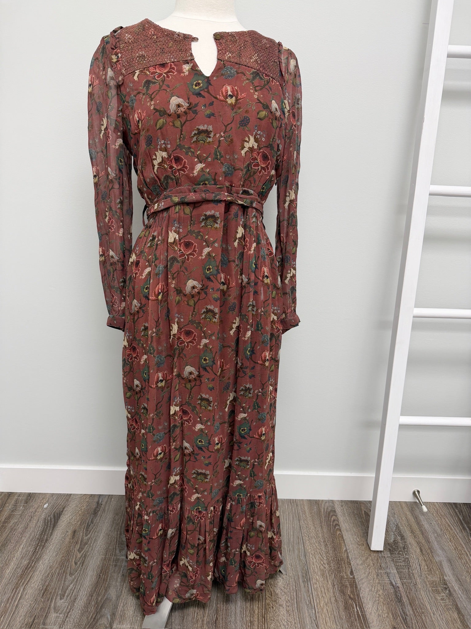 #267- Indi +Cold Dress Size M