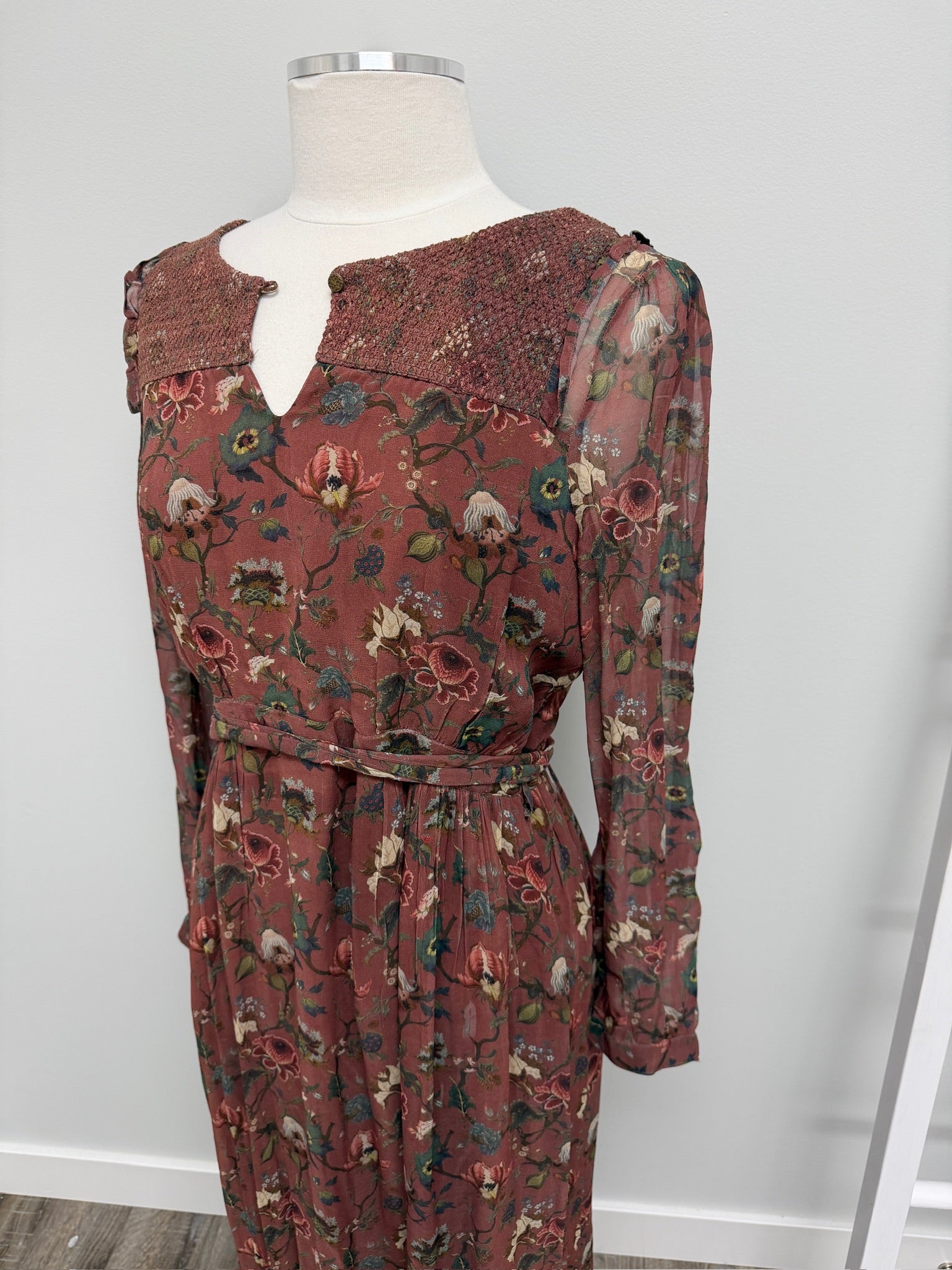 #267- Indi +Cold Dress Size M