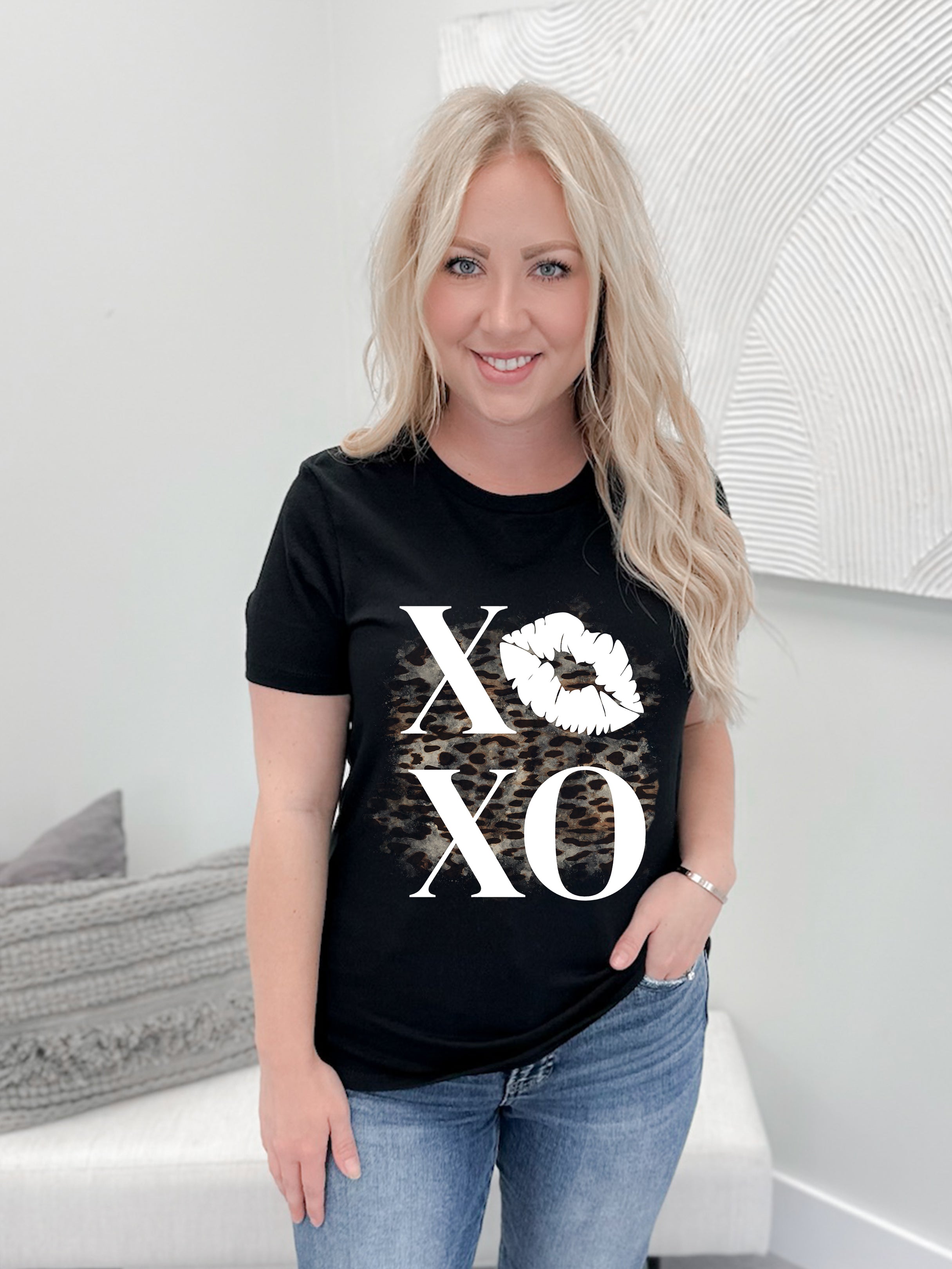 Kiss & Tell Graphix Tee