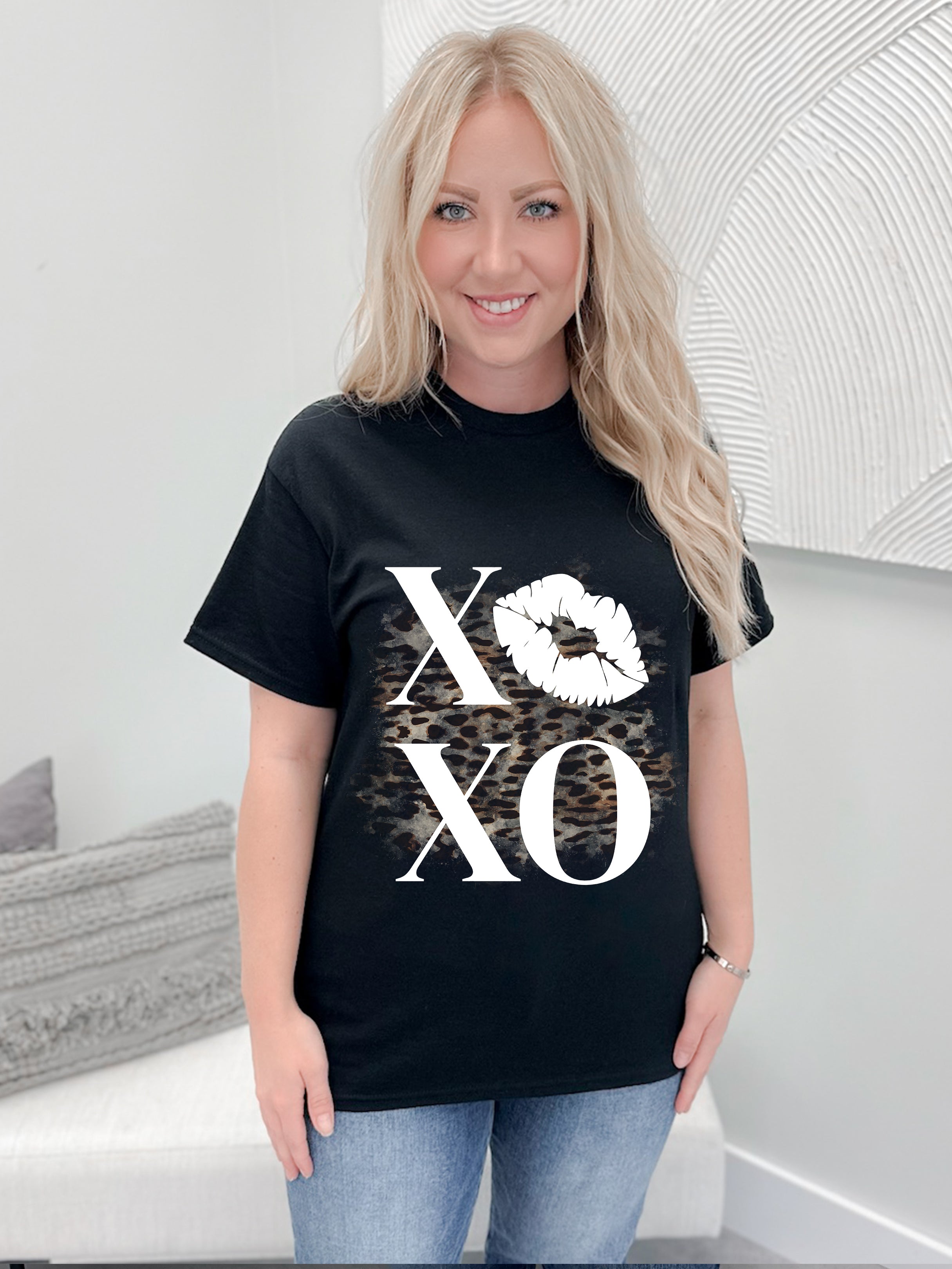 Kiss & Tell Graphix Tee