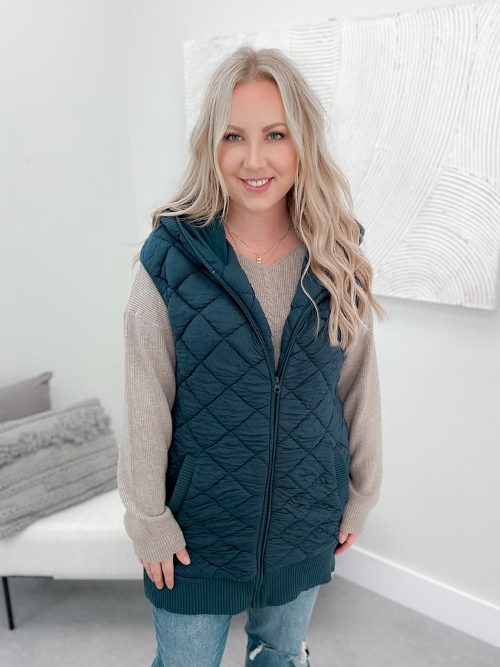 Nickie Quilted Vest in Midnight