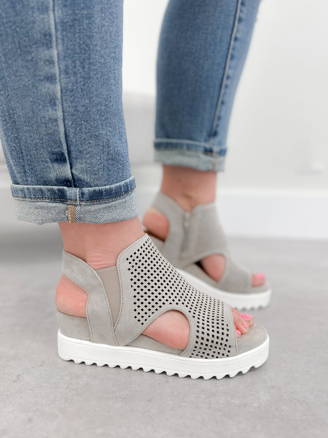 Amy Comfort Wedges in Light Grey