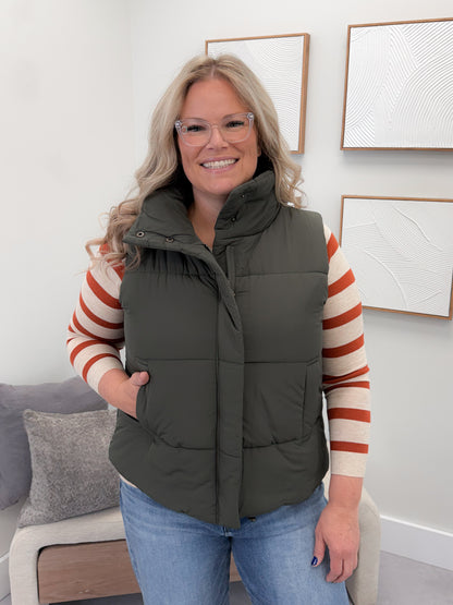 Wanderer Vest in Olive