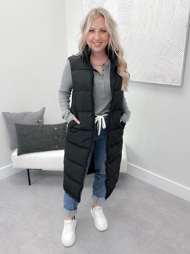 Elsa Puffer Vest in Black