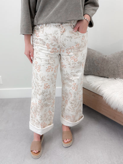 Clara Jeans in Floral