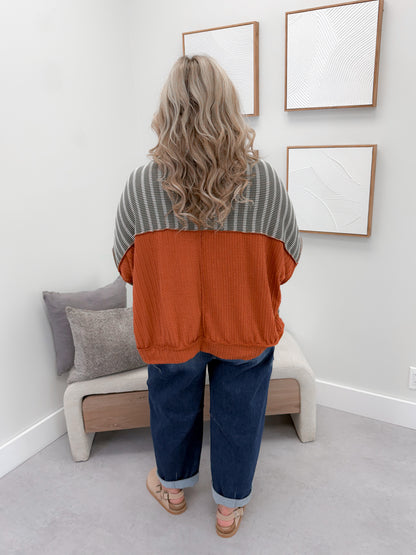 Gretta Wave Pullover in Olive/Rust