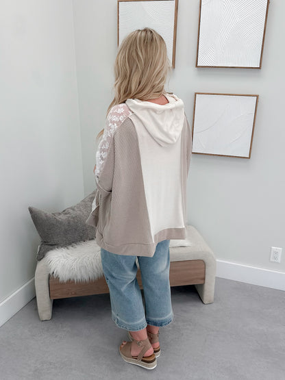 Dreamweaver Short Sleeve Hoodie in Oat