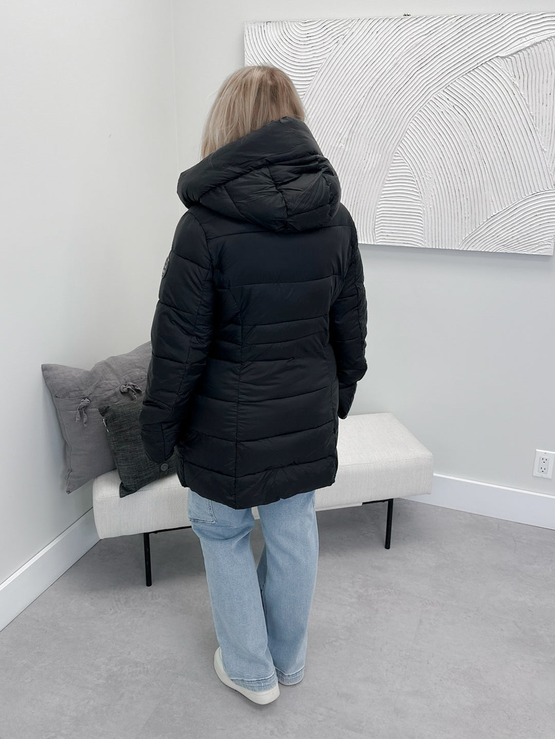 Icefield Midweight Puffer Coat in Black