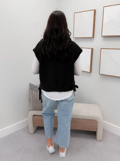 Colter Fleece Vest in Black