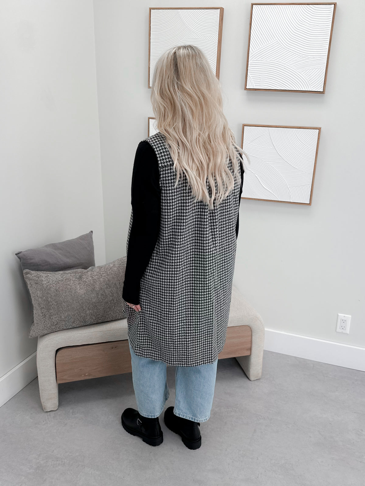 Dansey Longline Vest in Grey Houndstooth