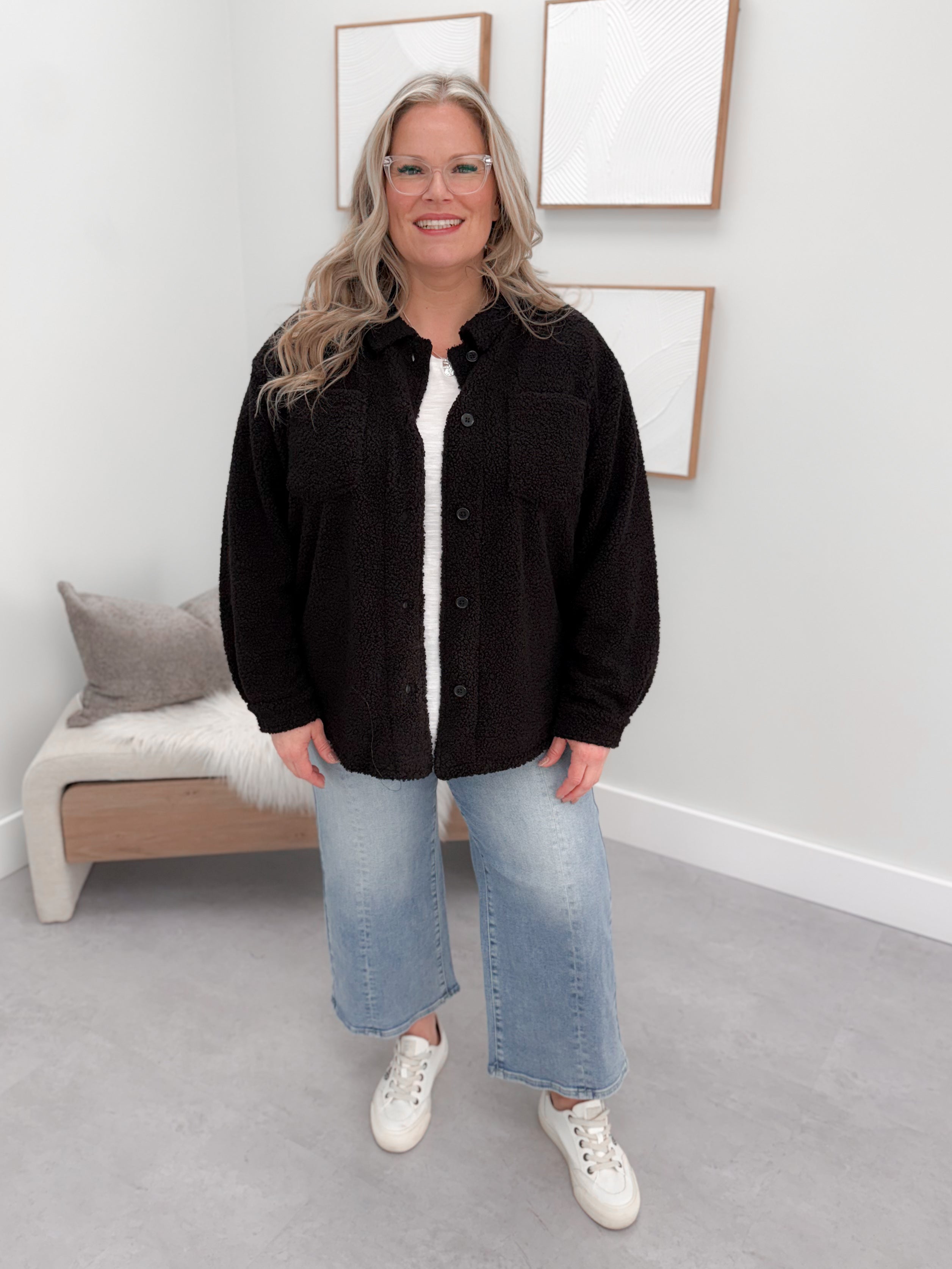 Kellan Shacket in Black