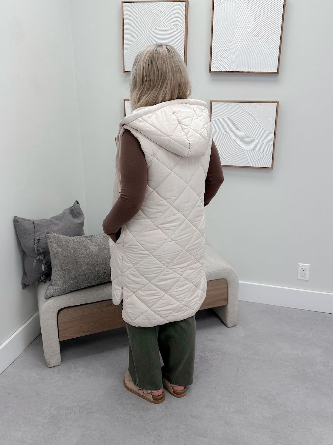 Rhodes Vest in Ivory