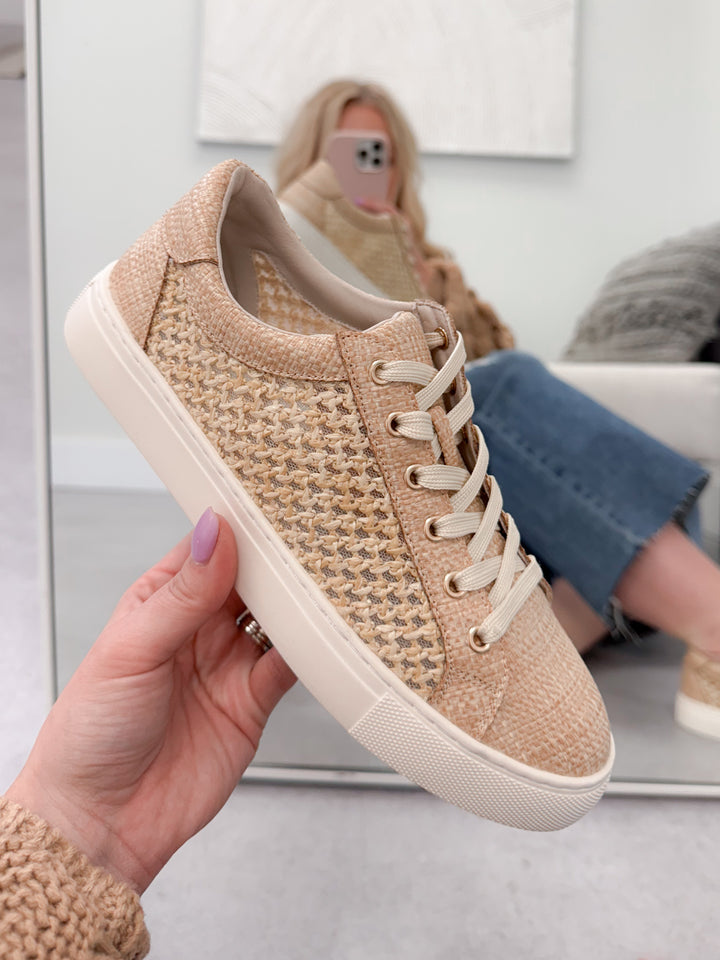Keep Scrolling Sneakers in Natural - L/O Size 7