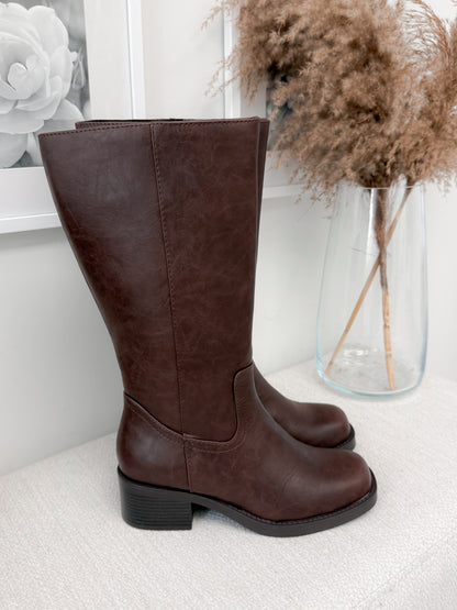 Belvin Boots in Brown