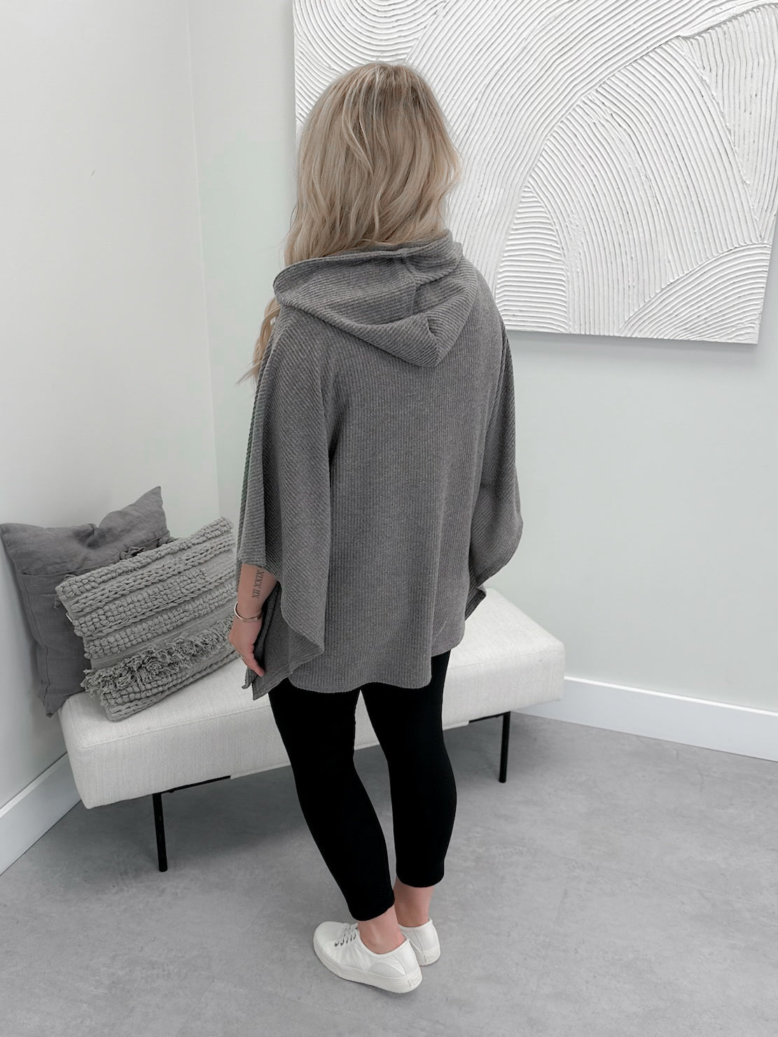 Oren Top in Charcoal – Ash and Antler