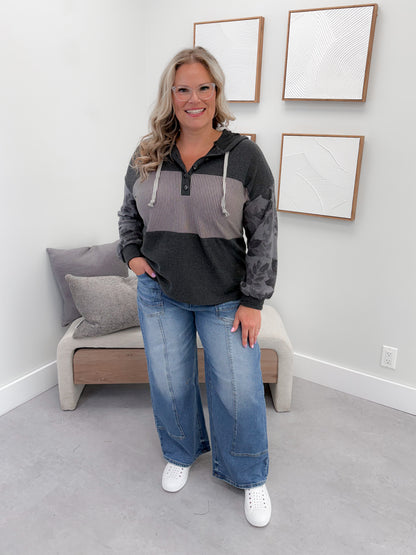 Losette Hoodie in Charcoal