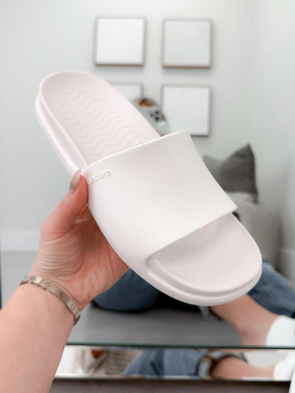 Native Spencer LX Wanderfoam Slide in White