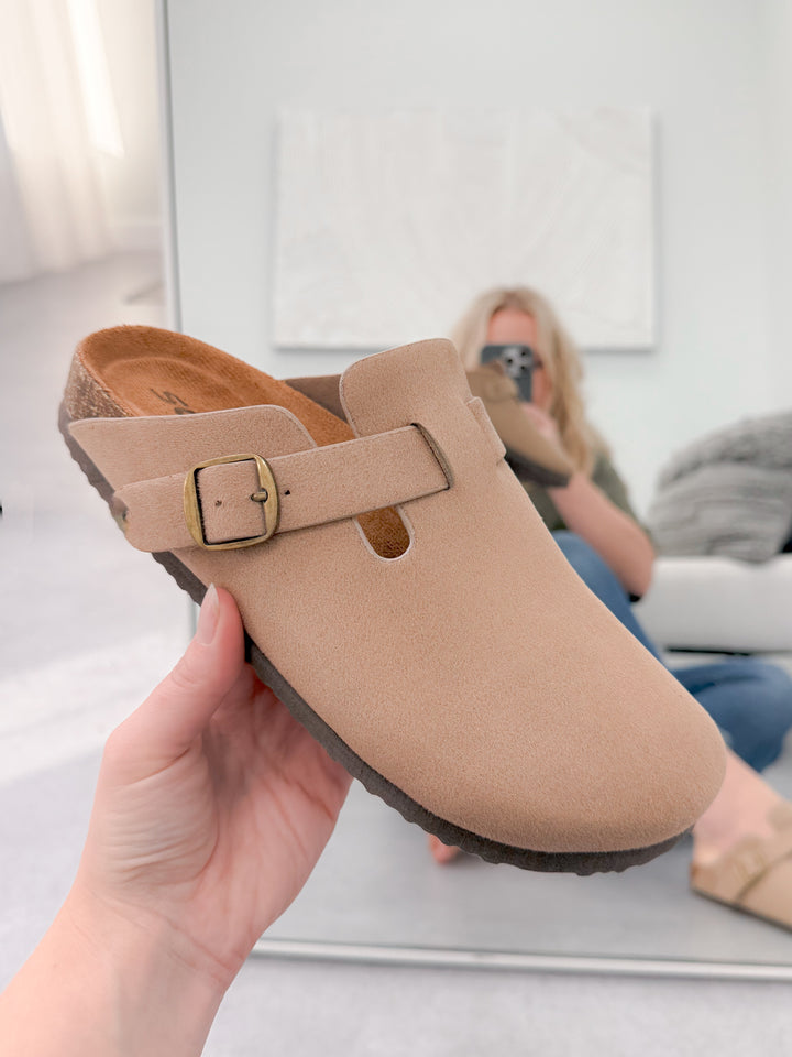 Anders Clogs in Taupe