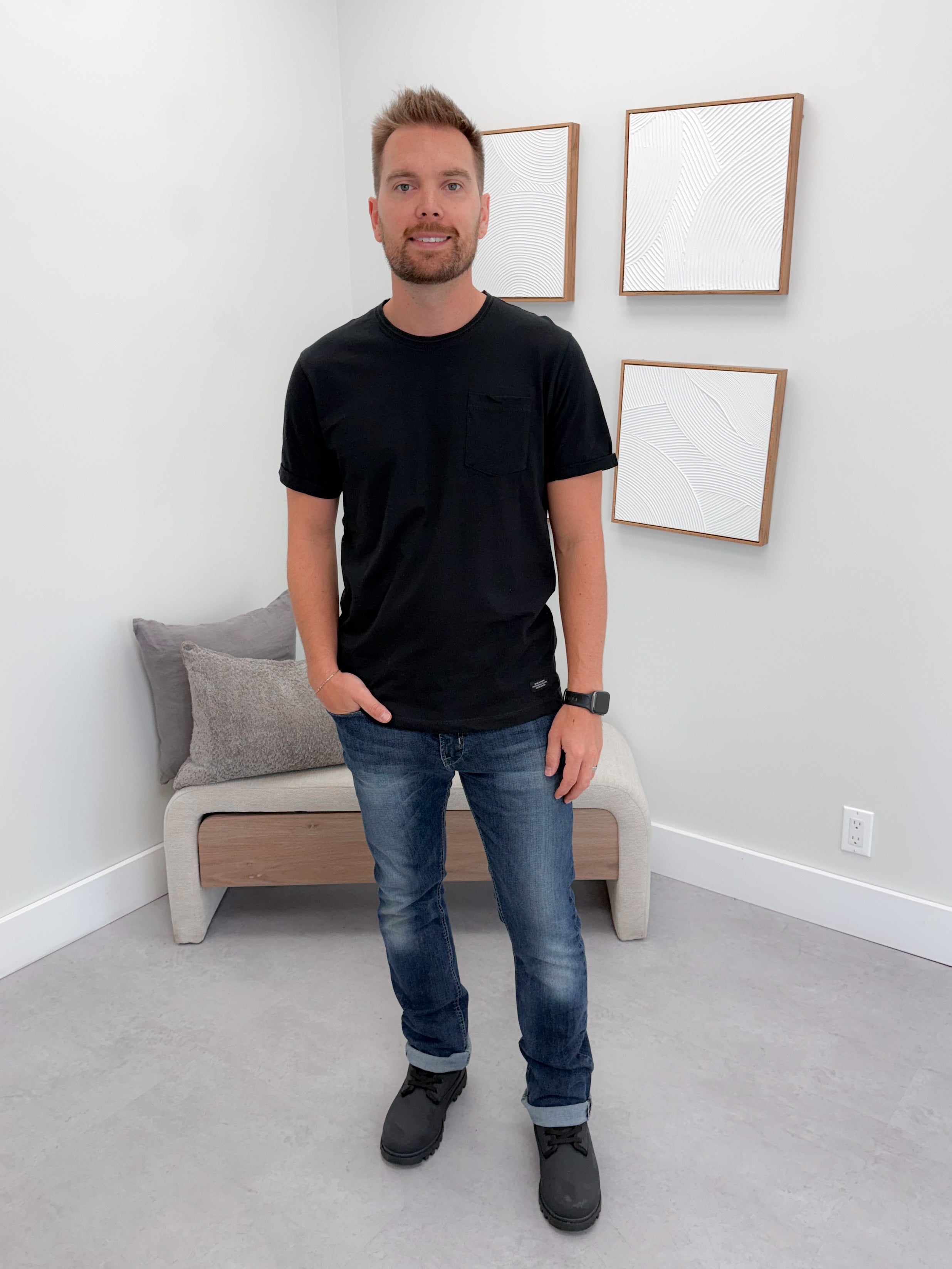 Mens Caspian Tee in Black