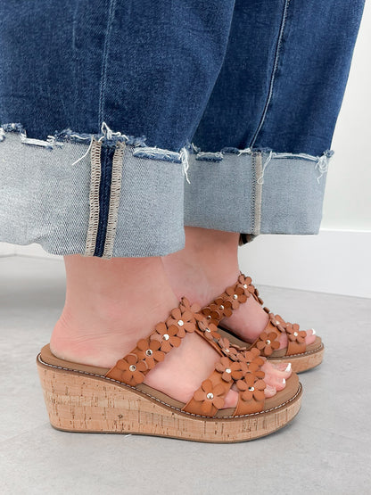Mic Drop Wedge in Cognac