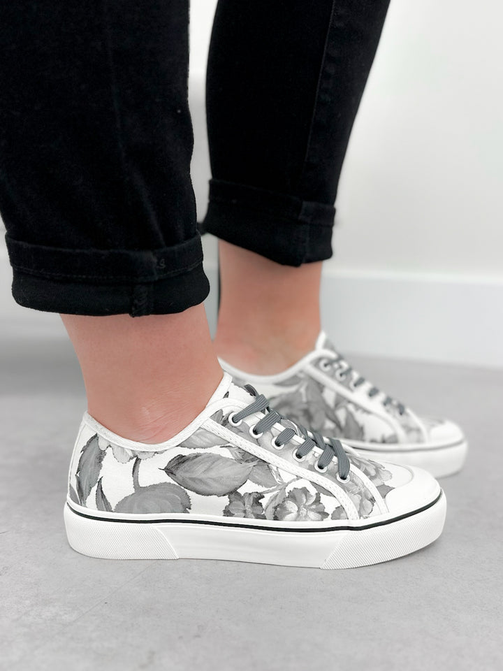 Waiting List in White/Black Floral