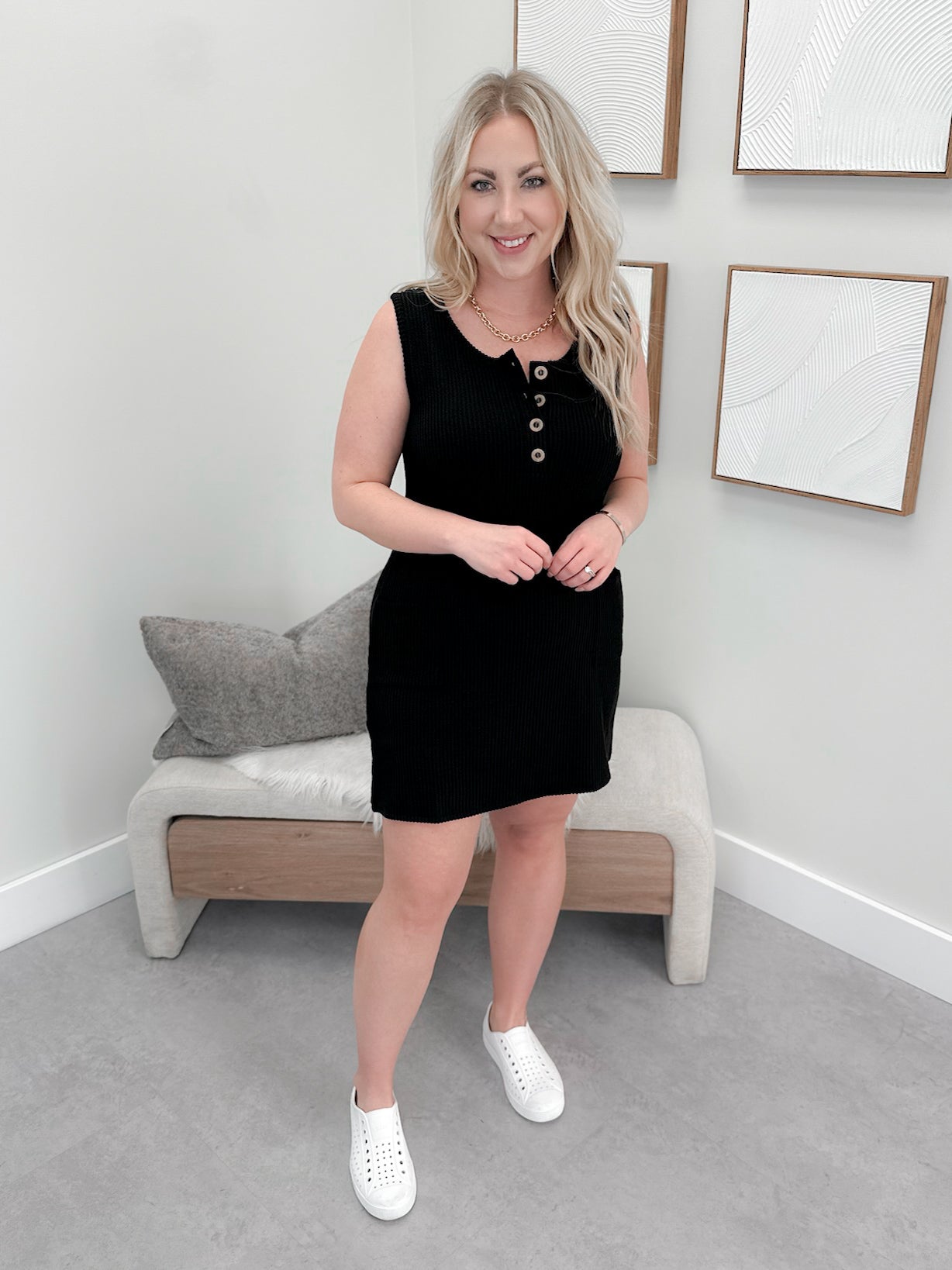 Oasis Wave Dress in Black