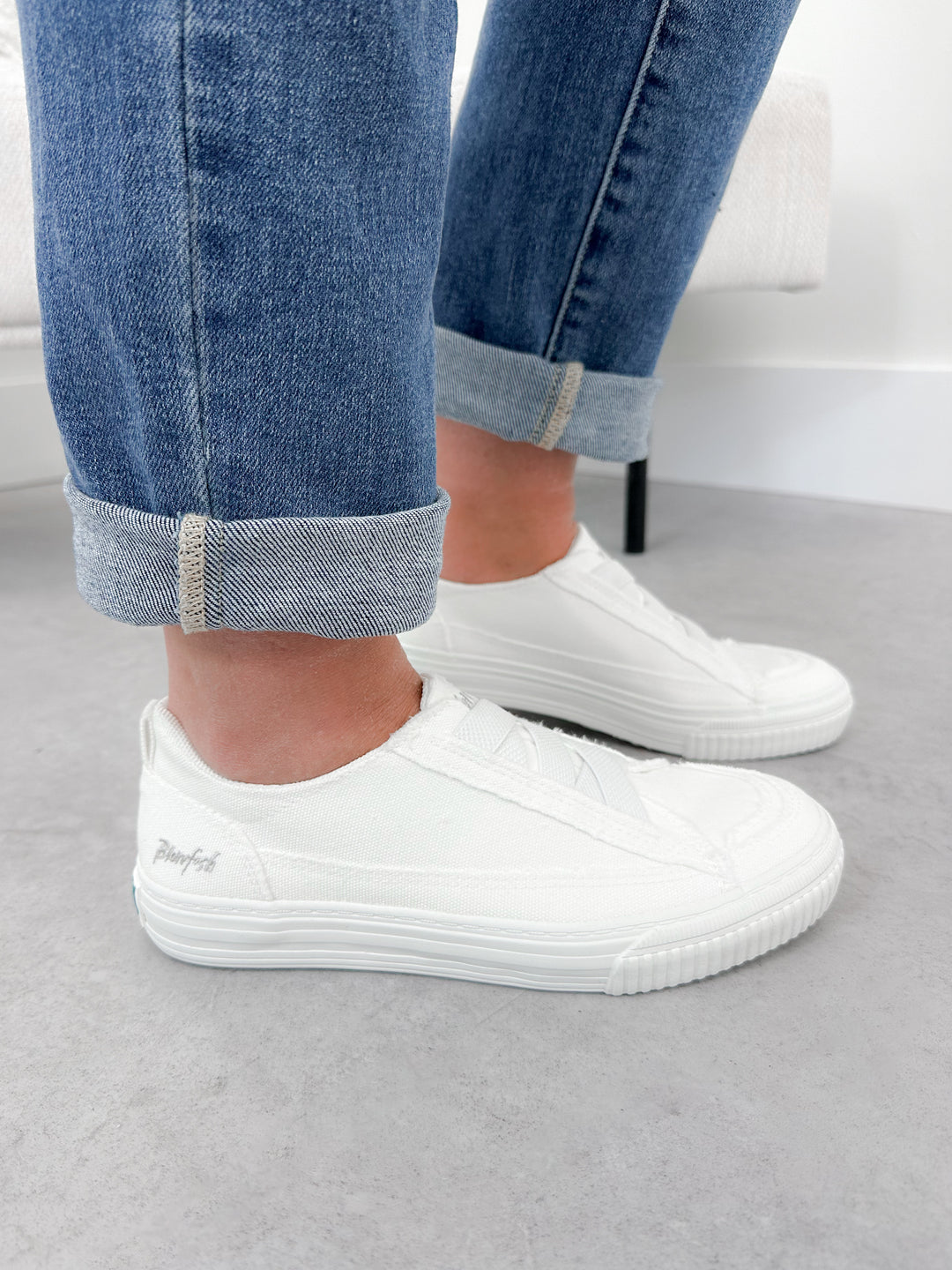 Aztek Sneakers in Washed White