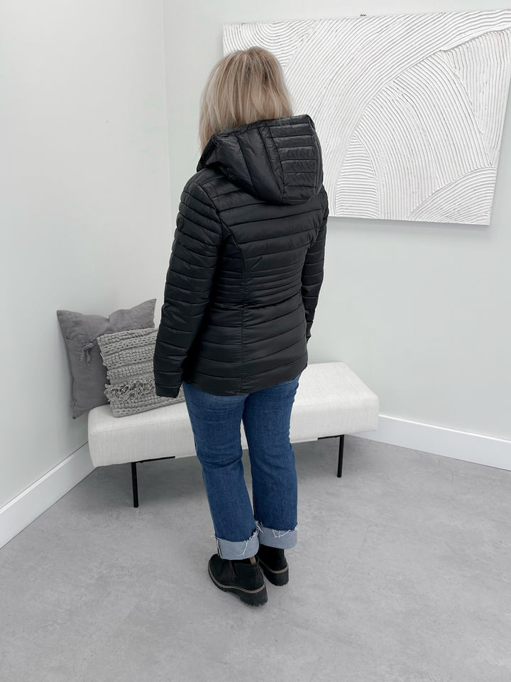 Stowe Ultralight Jacket in Black