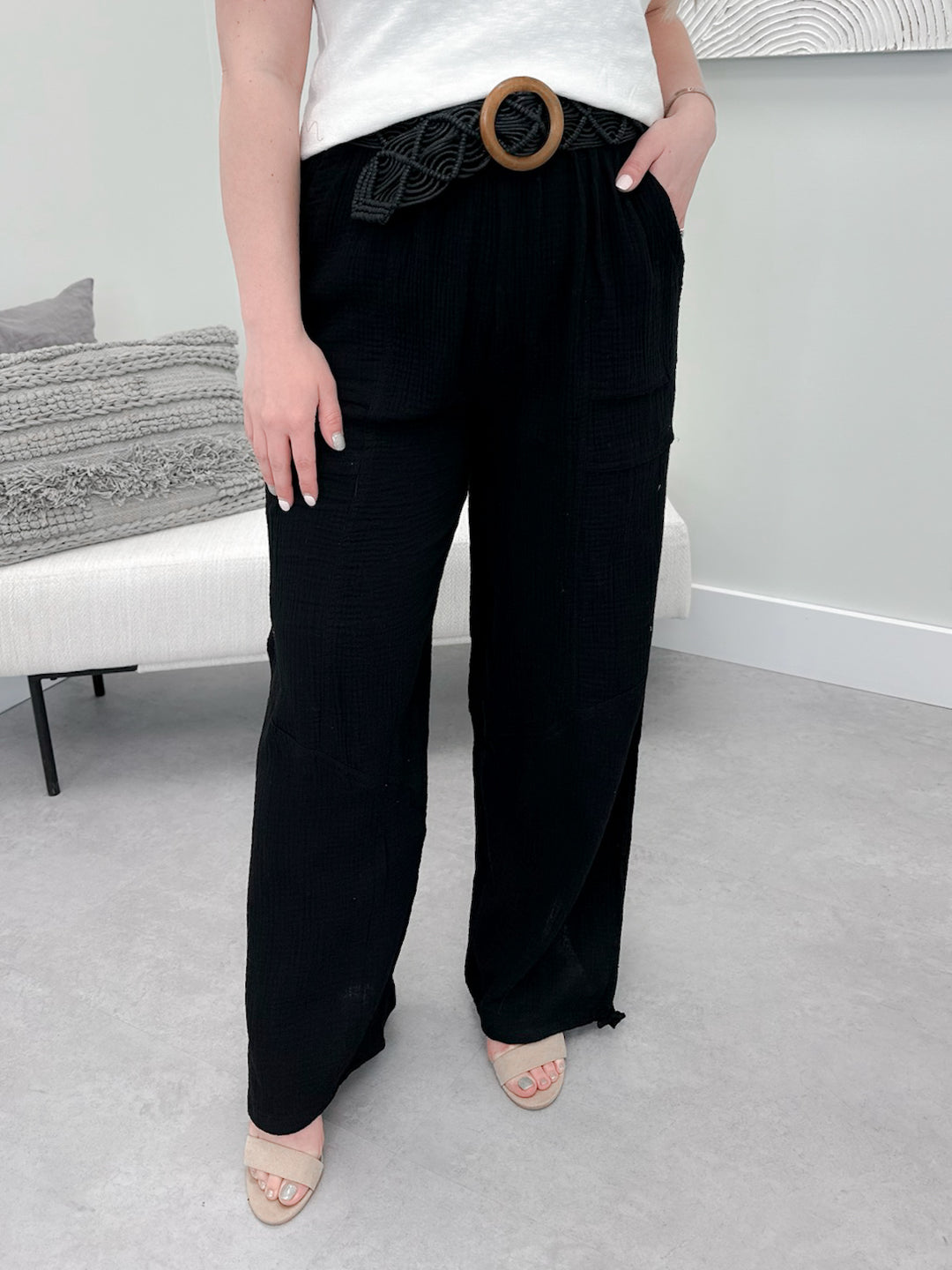 Elsher Wide Leg Gauze Pant in Black