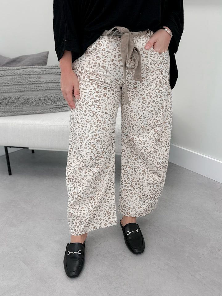Vivienne Barrel Leg Jeans in Leopard Cream